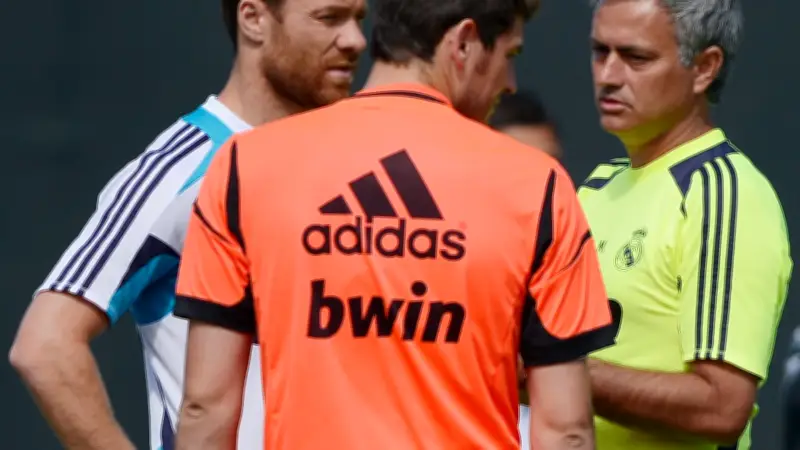 كاسياس يعلن الحرب: 10 بدائل أفضل من مورينيو لريال مدريد