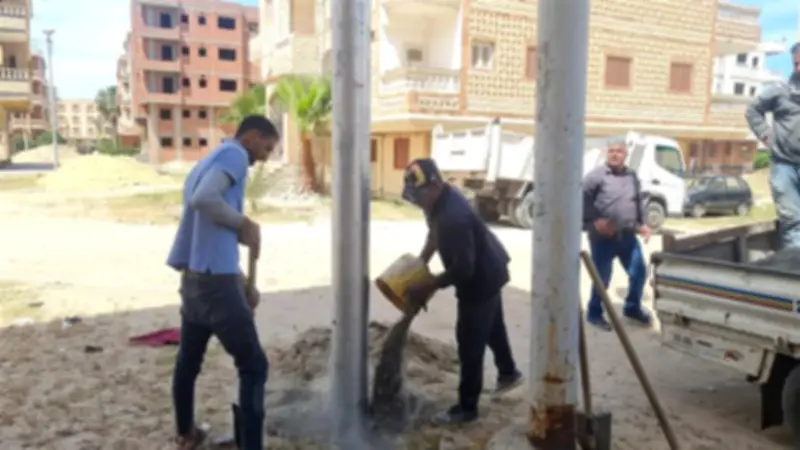 تركيب 100 عمود إنارة جديد في بلطيم استعداداً لصيف 2026 بكفر الشيخ