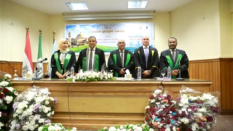 وزير الصحة يشارك في مناقشة دكتوراه حول مبادرة 100 مليون صحة