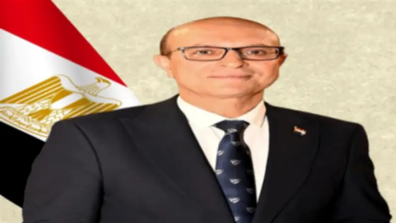 رئيس جامعة أسيوط يقرر صرف مكافأة شهر للعاملين بحد أدنى 1000 جنيه