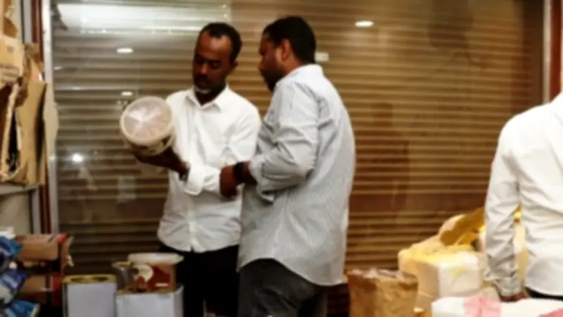 محافظ أسوان يوجه بضبط 102 مخالفة تموينية استعداداً لعيد الأضحى