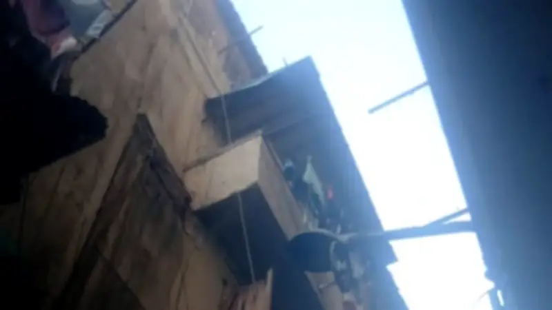 إخلاء عقار منهار جزئياً في محرم بك بالإسكندرية وإصابة 11 شخصاً
