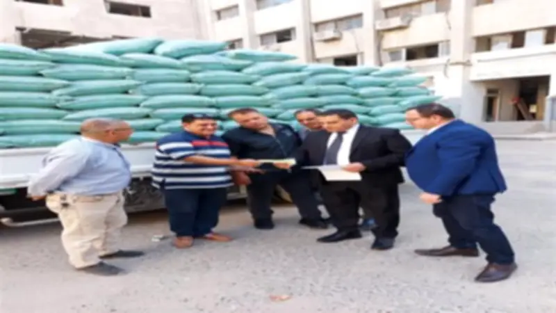 ضبط 11 طن دقيق بلدي مدعم بالوراق قبل تهريبها للسوق السوداء