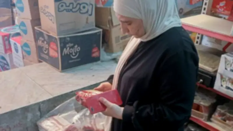 ضبط 1100 علبة سجائر مجهولة المصدر في حملة تموينية بشبرا الخيمة