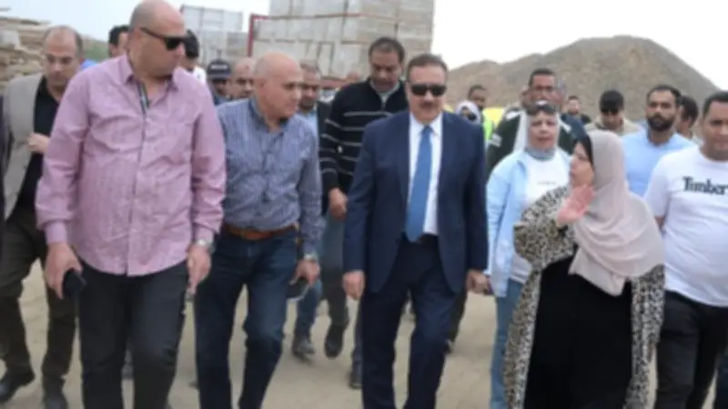 أبو ليمون يتفقد مشروع 111 عمارة سكنية ببورسعيد ويؤكد التزامه بالجودة