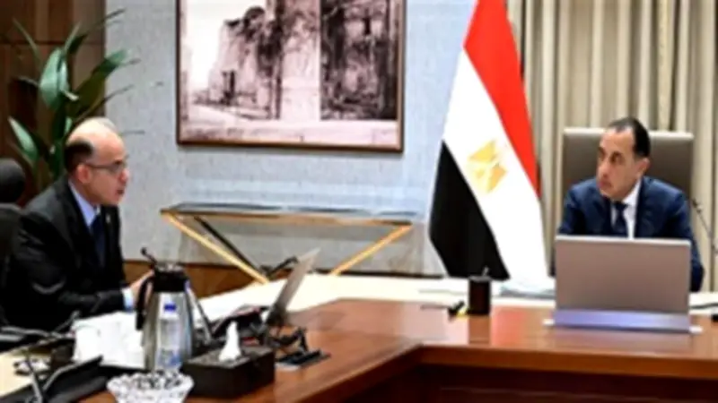 مدبولي يتابع خريطة المناطق الاستثمارية: 1227 مشروعاً توفر 77 ألف وظيفة