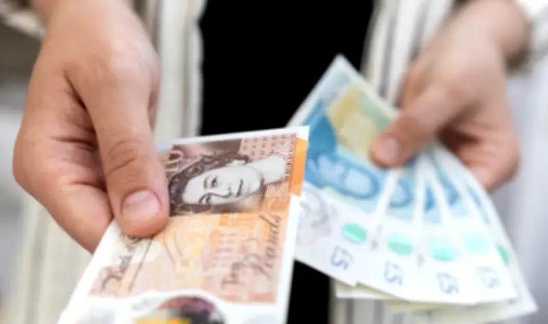 سعر الجنيه الإسترليني اليوم الجمعة 15 مايو 2026 في البنوك المصرية