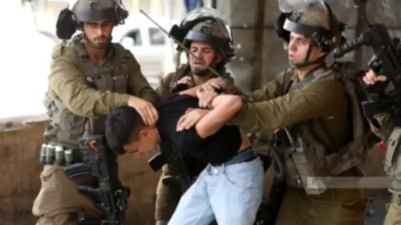 الاحتلال يشن حملة اعتقالات واسعة بالضفة ويعتقل 15 فلسطينياً