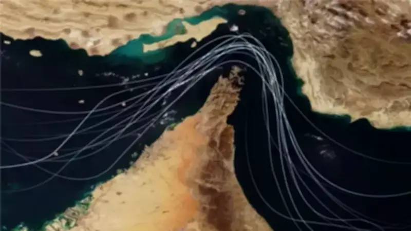 سفن تدفع 150 ألف دولار لإيران لعبور مضيق هرمز في خضم التوترات