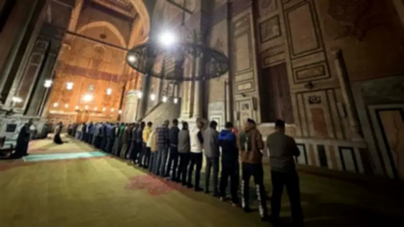 مواقيت الصلاة اليوم الأحد 17 مايو 2026 في القاهرة والمحافظات