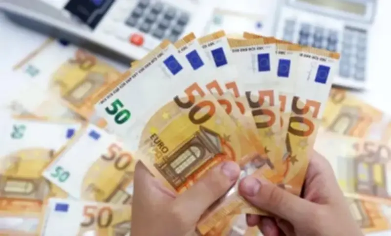 سعر اليورو اليوم الأحد 17 مايو 2026 في البنوك المصرية: تراجع طفيف واستقرار بالسوق