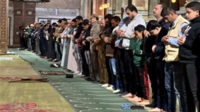 مواقيت الصلاة اليوم الأحد 17 مايو 2026 في القاهرة والمحافظات