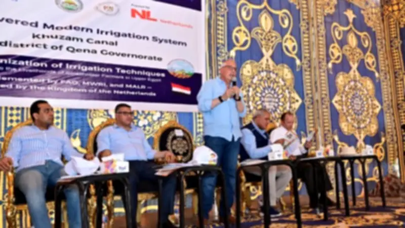 وزير الري يتفقد مشروعات الري الحديث بقنا والطاقة الشمسية تدعم 17 ألف مزارع