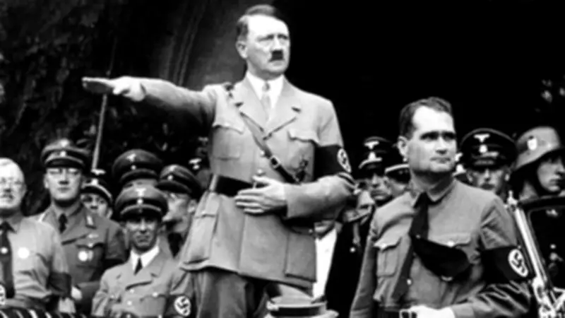 قصة الـ18 يوماً التي أسقطت بلجيكا وفتحت باريس أمام هتلر