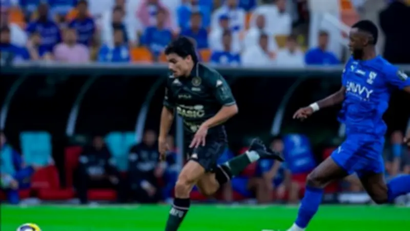 كأس خادم الحرمين: الهلال يتقدم على الخلود 2-1 في الشوط الأول