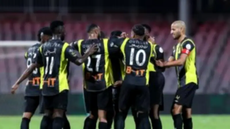 الاتحاد يتقدم على الاتفاق 2-1 في الشوط الأول بالدوري السعودي