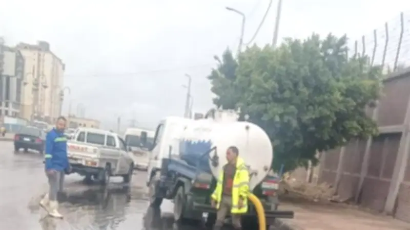 مصرع شخص وإصابة 2 في انقلاب سيارة نقل بالإسكندرية بسبب الأمطار