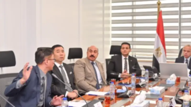 مصر تبحث إنشاء أول مدينة نسيجية خضراء ببورسعيد باستثمارات صينية 2 مليار دولار
