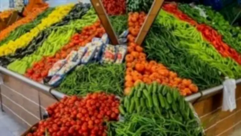 أسعار الخضار والفاكهة بالوادي الجديد اليوم: الطماطم بـ20 جنيها
