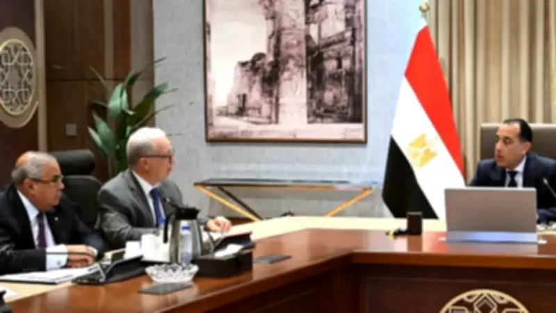 الحكومة توافق على قيد 20 شركة حكومية في البورصة ضمن برنامج الطروحات