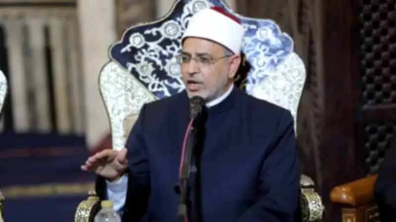 رئيس جامعة الأزهر يقرر صرف 2000 جنيه مكافأة للعاملين وأعضاء التدريس