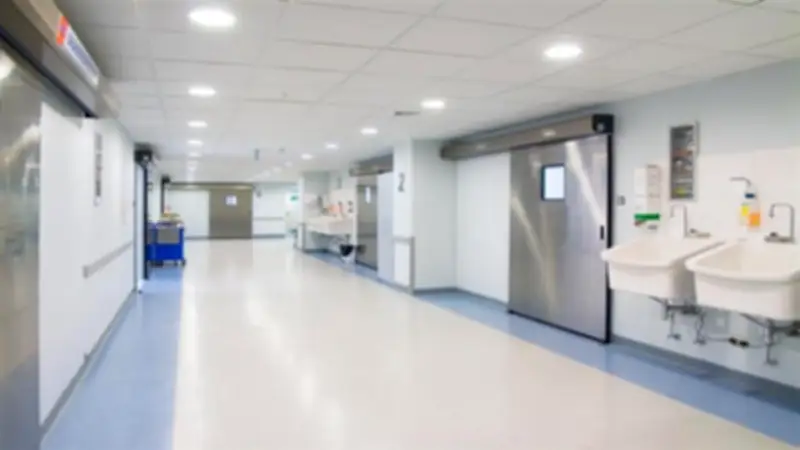 استمرار العمل بتراخيص مزاولة مهنة الطب الصادرة في 2021 حتى نهاية 2026