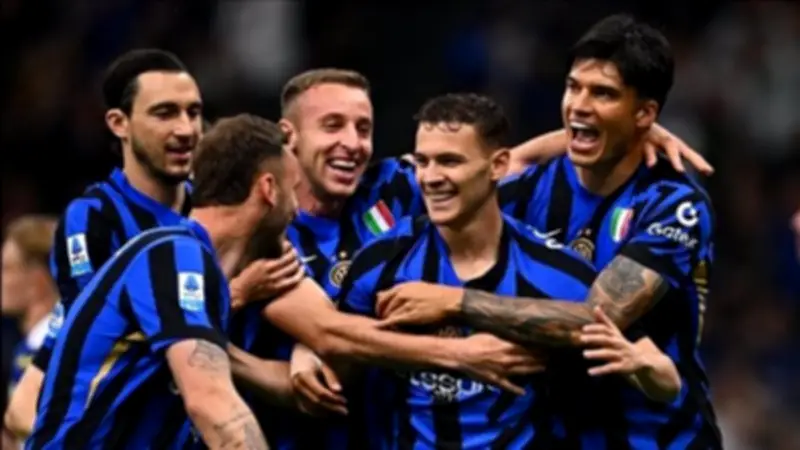 إنتر ميلان يتوج بلقب الدوري الإيطالي 2025-2026 بعد فوزه على بارما