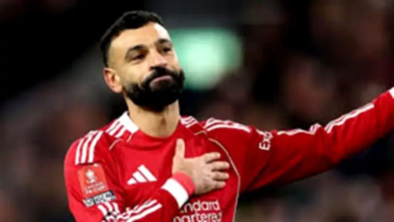 صلاح يزاحم مارادونا وبيليه في أغنية شاكيرا لكأس العالم 2026