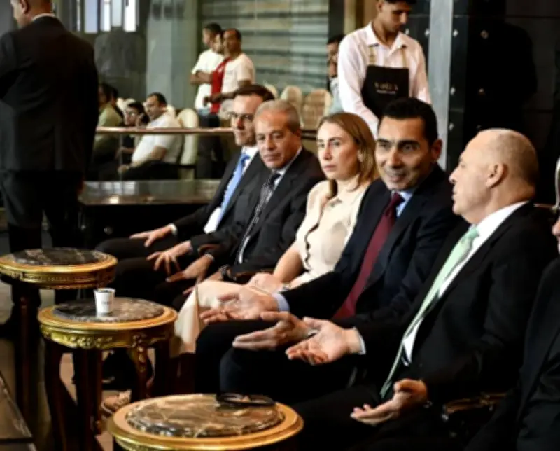 وزير الشباب والرياضة يؤازر منتخب مصر أمام روسيا استعداداً لكأس العالم 2026