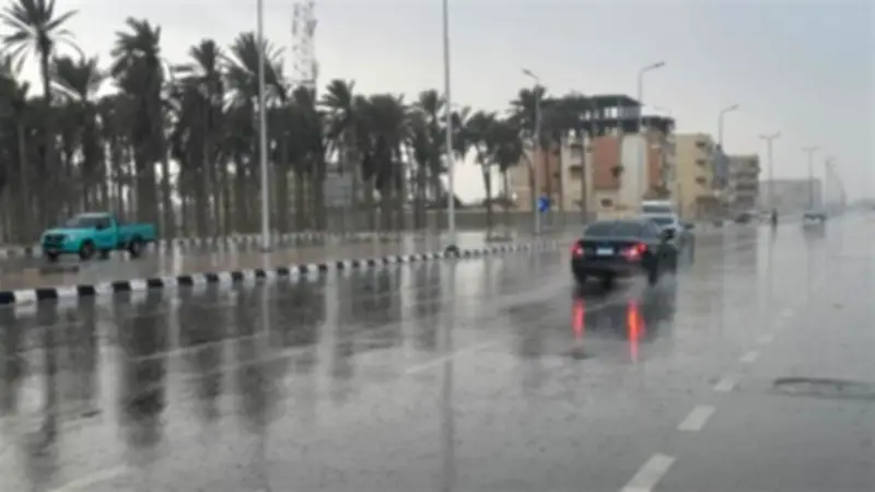خريطة الأمطار غداً وتحذيرات لـ23 محافظة.. هل تعود الملابس الشتوية؟