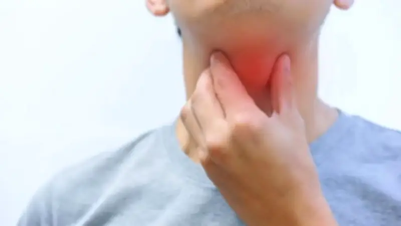 علاج التهاب الحلق في 24 ساعة: طرق طبيعية فعالة للتخلص من الألم