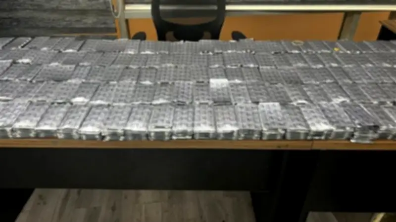 ضبط راكبة مصرية حاولت تهريب 2400 شريط دواء للإجهاض بمطار القاهرة