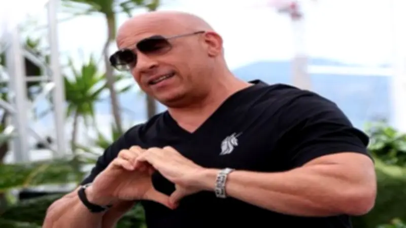 فين ديزل يحتفل بمرور 25 عاماً على The Fast and the furious بمشاركة النجوم
