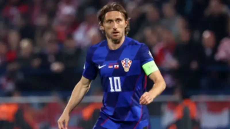 مودريتش يقود كرواتيا للمونديال الخامس في قائمة تضم 26 لاعباً