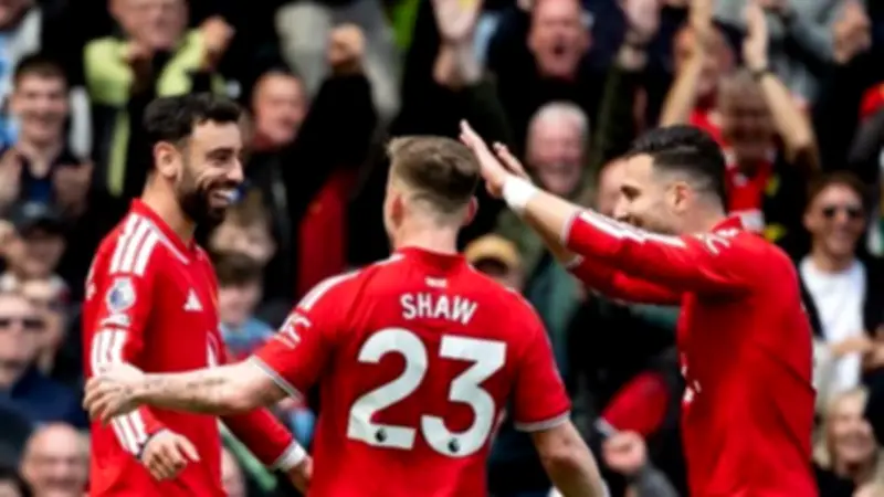 مانشستر يونايتد يفوز على نوتنجهام 3-2 في مباراة مثيرة بالدوري الإنجليزي