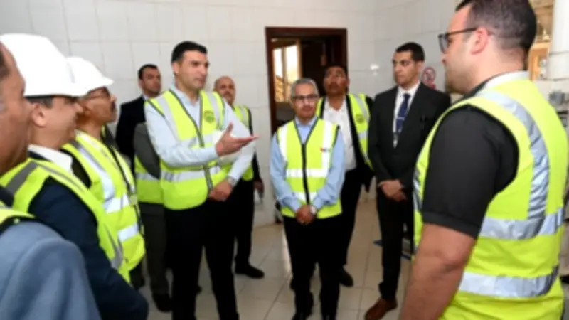 وزير الصناعة يتفقد 3 مصانع كبرى في بني سويف والمنيا باستثمارات مليارية