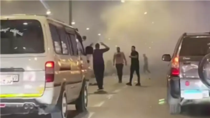 إصابة 3 أشخاص في تصادم ميكروباص وسيارة ملاكي على كوبري سيدي جابر بالإسكندرية