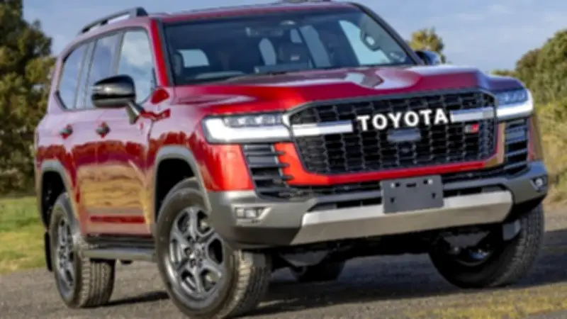 تويوتا تطلق أقوى لاندكروزر 300 هجينة في تاريخها بسعر حصري