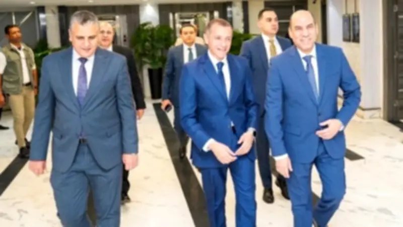 وزير العمل يوجه بصرف إعانات وفاة تصل إلى 300 ألف جنيه لأسر عمال المناجم والمحاجر