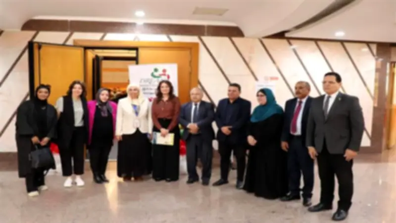 نائب محافظ الجيزة توزع 32 كرسياً كهربائياً لذوي الهمم بأكاديمية الفنون