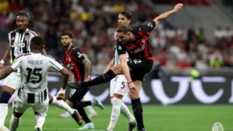 ميلان يخسر أمام ساسولو بهدفين في الجولة 35 من الدوري الإيطالي
