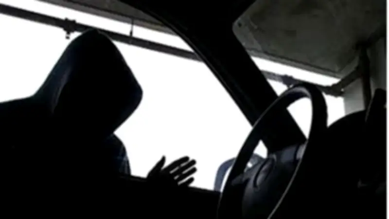 حبس عاطل 4 أيام لسرقته سيارة ميكروباص في رمسيس