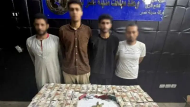 ضبط 4 متهمين بالنصب عبر بيانات البطاقات البنكية بالقاهرة