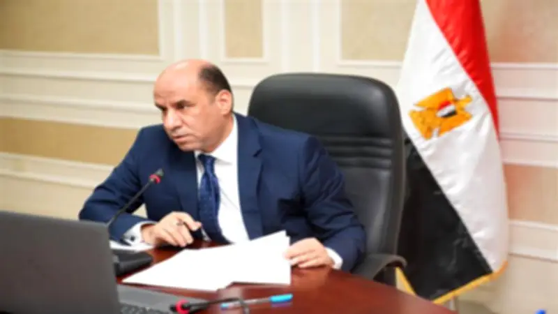 وزير العمل يعلن فحص مستندات 4 لجان عمالية تمهيداً لاعتمادها