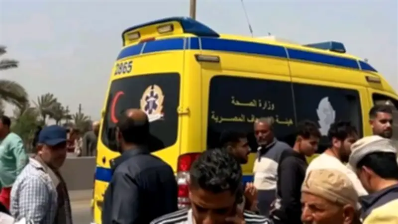 مصرع 4 وإصابة 4 في تصادم تريلا بدراجات نارية خلال زفة بسوهاج