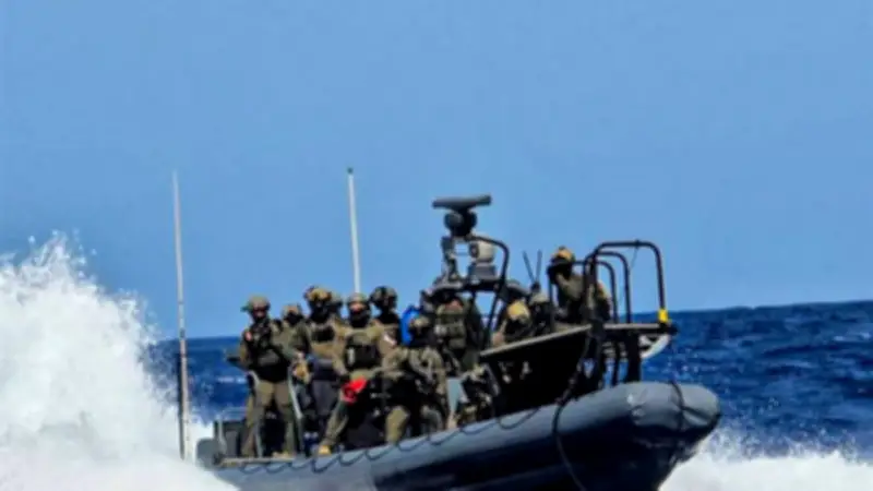 البحرية الإسرائيلية تسيطر على 40 سفينة من أسطول الحرية وتعتقل 300 شخص