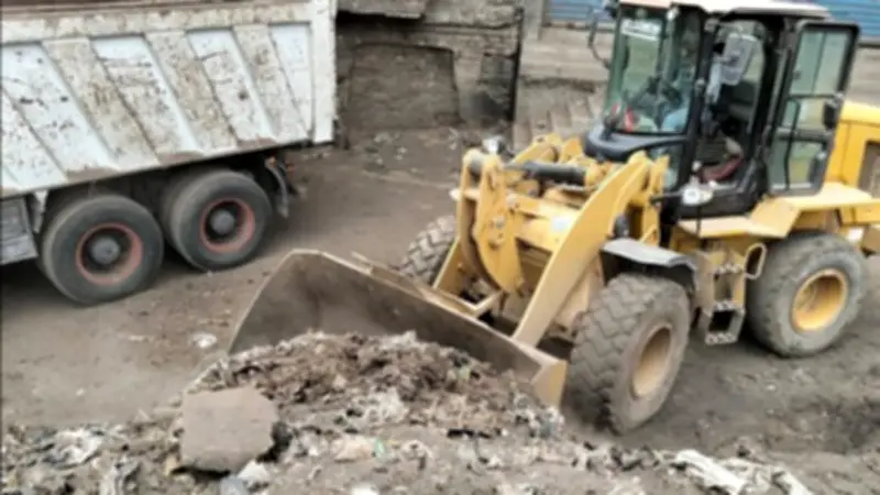 ميت غمر بالدقهلية ترفع 400 طن مخلفات متراكمة منذ سنوات في حملة مفاجئة