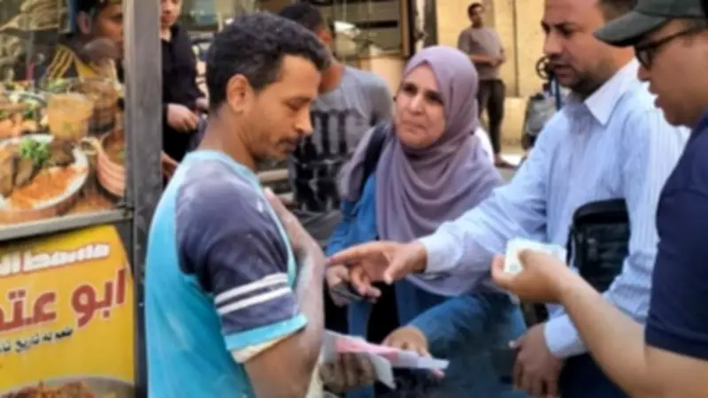 إعدام ربع طن أغذية فاسدة وتحرير 48 محضرًا وغلق منشأة مخالفة بالمنيا