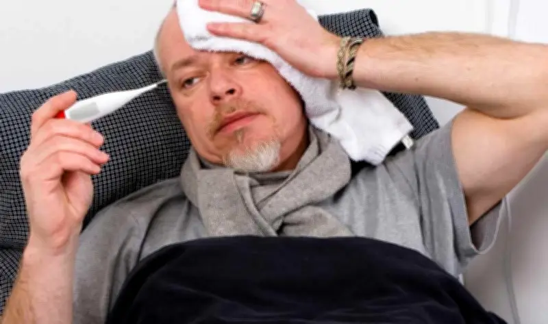 5 أطعمة تخفف أعراض الحمى وتساعد على التعافي سريعًا