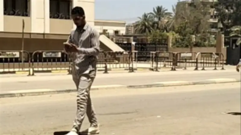 المشدد 5 سنوات للمتهمين في قضية إجبار شاب على ارتداء ملابس نسائية ببنها